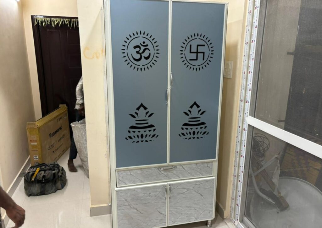 Aluminium cabinet doors